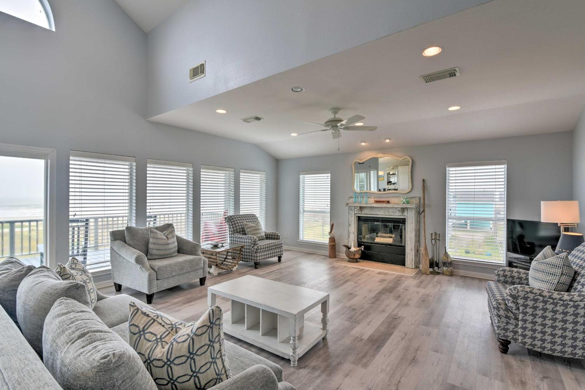 Oceanfront Galveston Home - Walk To Beach! Exterior foto